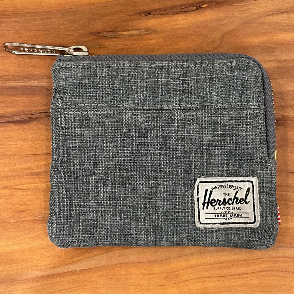 HERSCHEL Johnny Wallet Heather Grey Zippered Wallet with Interior Card Slot